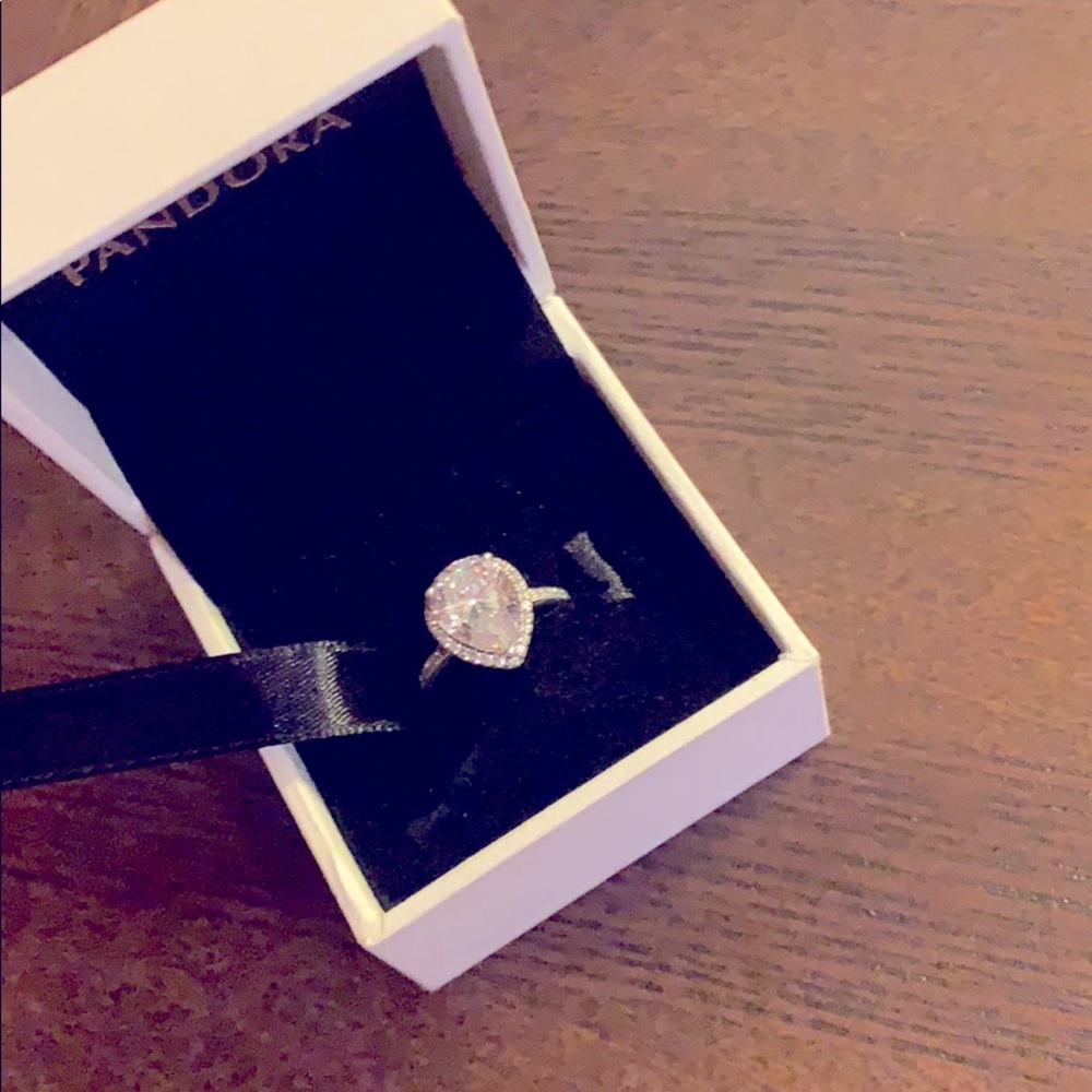 💎Guaranteed Aut Pandora Sparkling Teardrop Ring💎